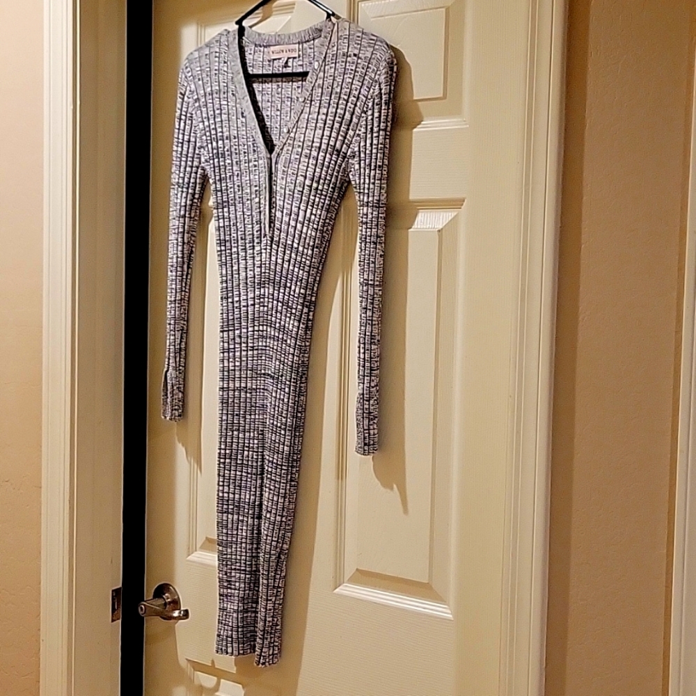 Willow and Wind Sweater grey colored dress. - Picture 1 of 4